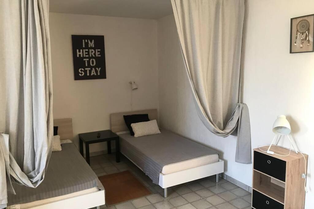 Studio Meuble Classe 2 Etoiles - 30M² 格雷乌莱班 外观 照片