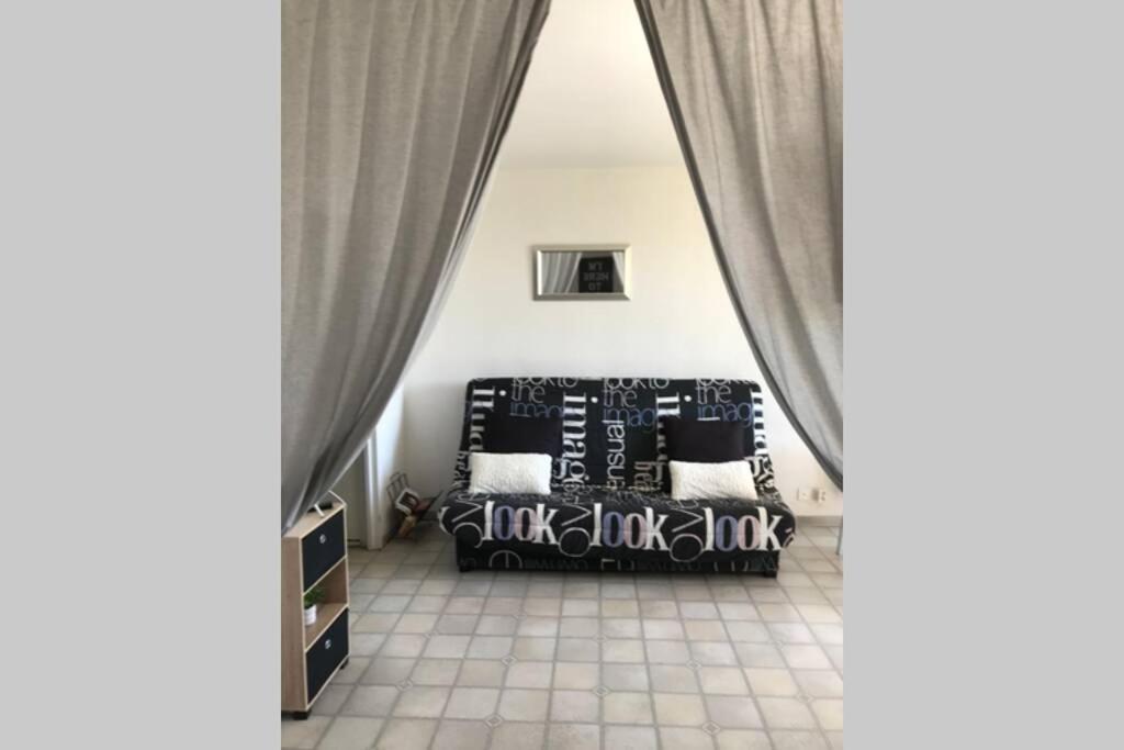 Studio Meuble Classe 2 Etoiles - 30M² 格雷乌莱班 外观 照片